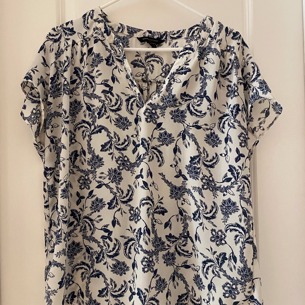 Banana Republic blue and white ladies blouse, size large.